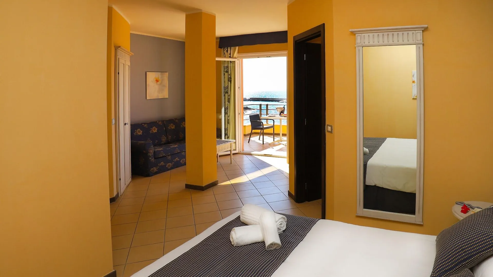 Janus Hotel Castelsardo 4*,